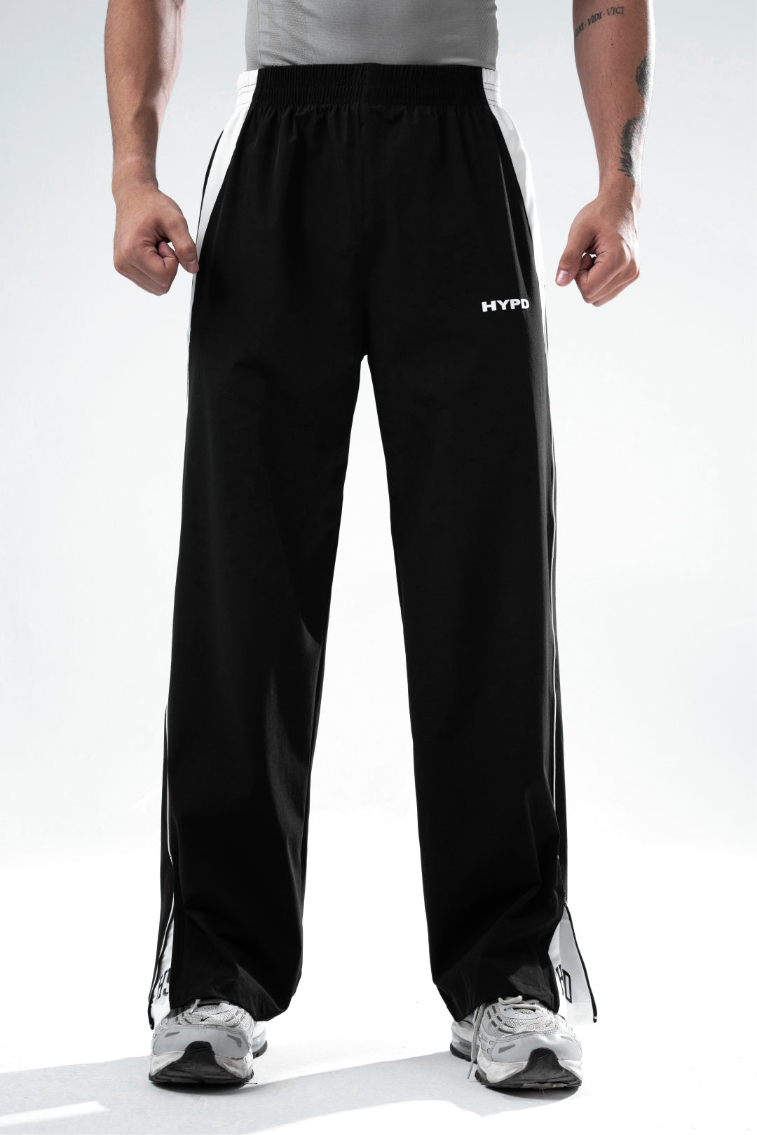 black aero nylon parachute pants men
