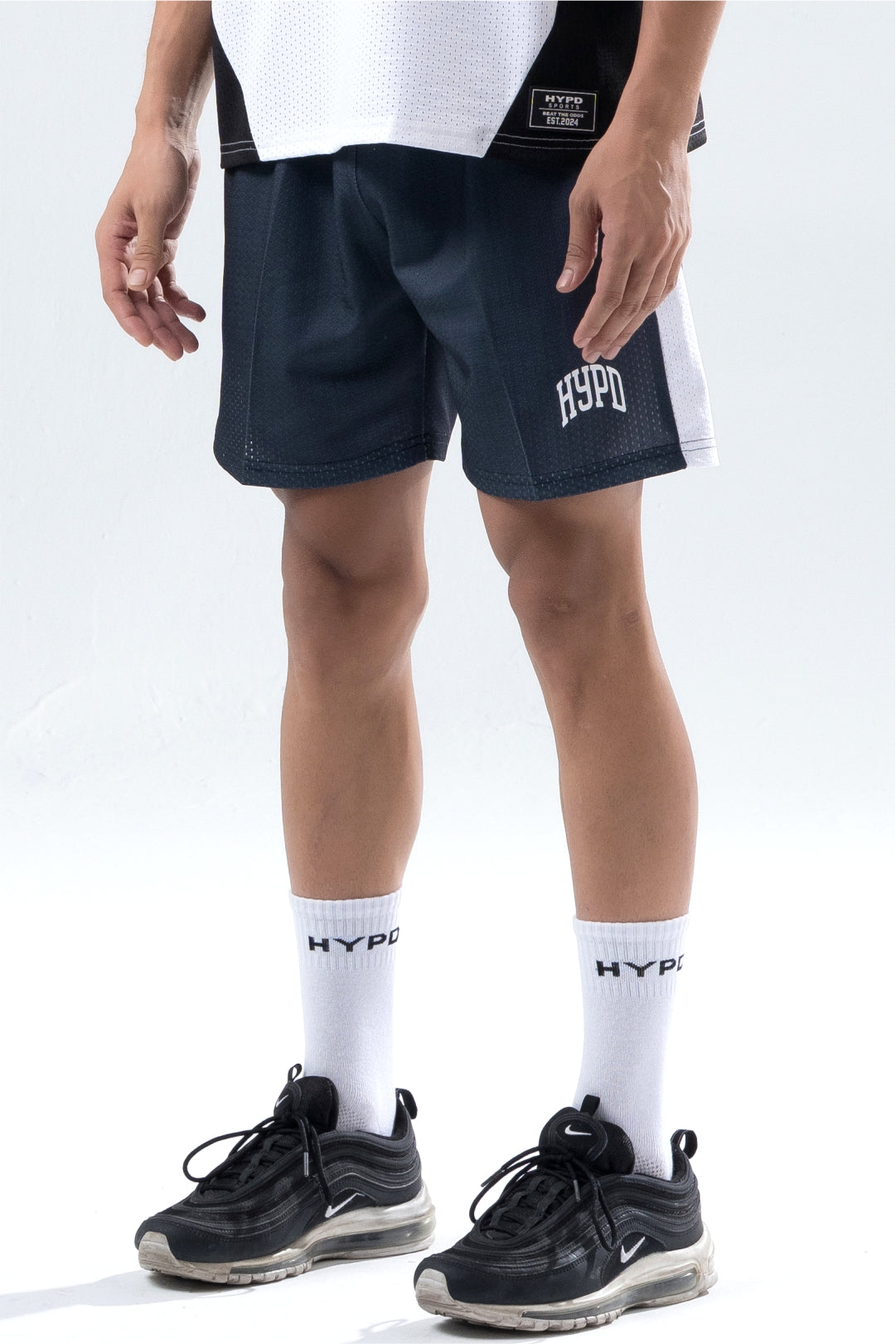 white/black training club mesh shorts mens 