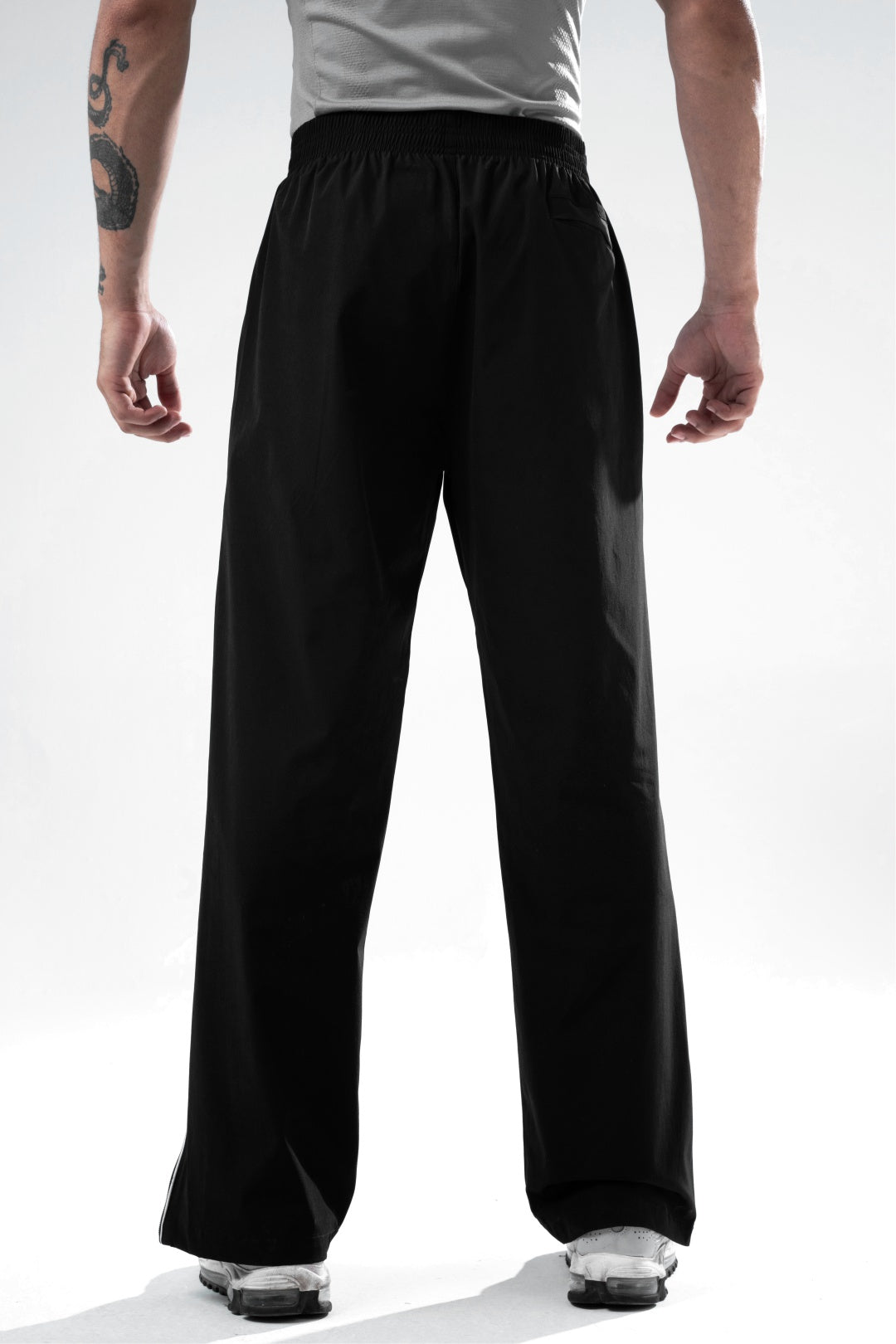 black aero nylon parachute pants men