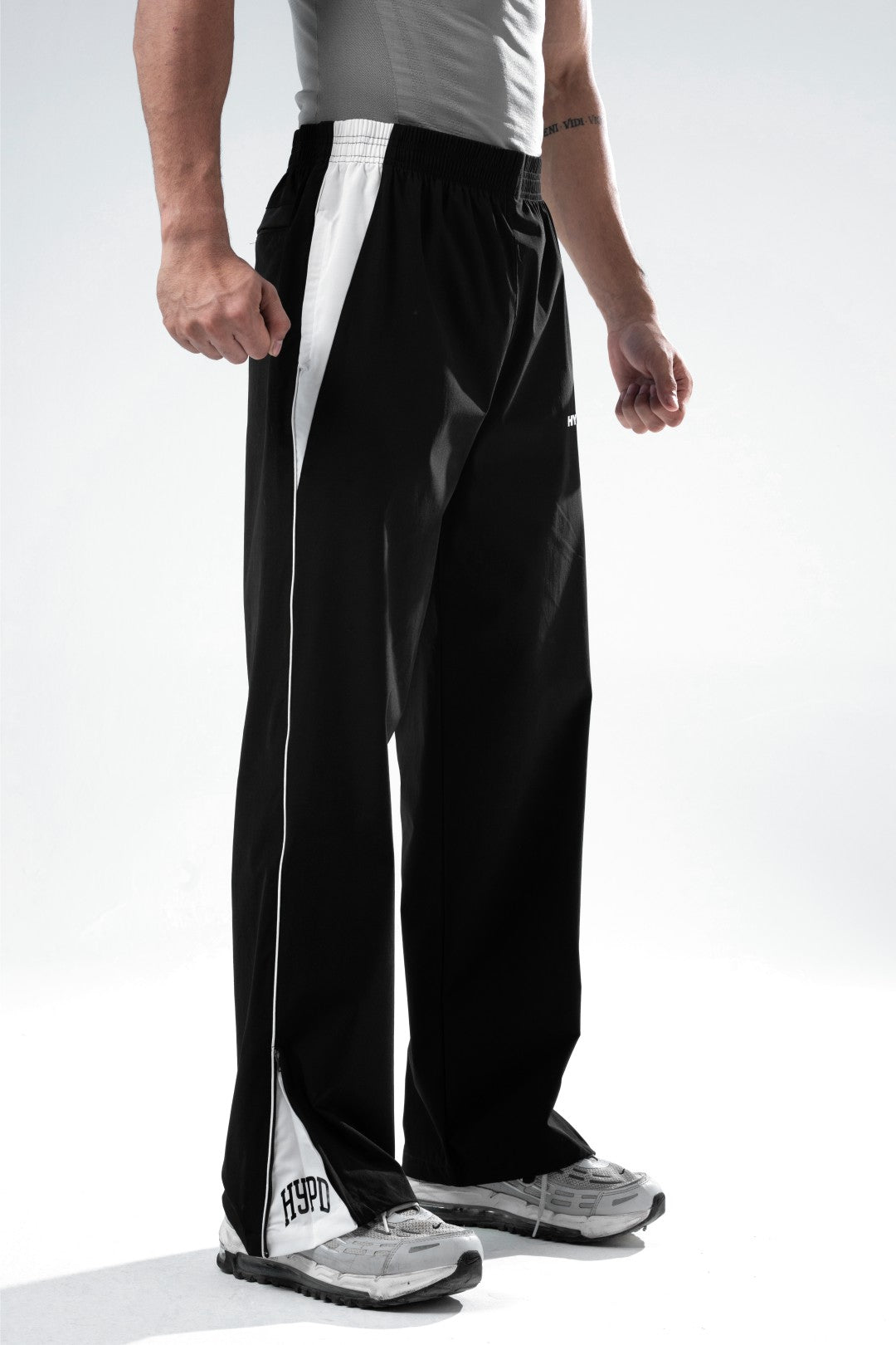 black aero nylon parachute pants men